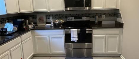 Micro-ondas, fogão, cooktop, lava-louças