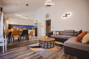 TV, fireplace - A2 - luxury apt w terrace, gym, jacuzzi & sauna (Dugi Rat)
