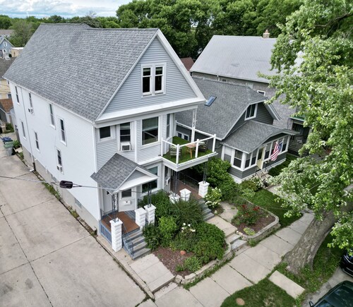 Milwaukee Bayview Getaway with Private Hot Tub