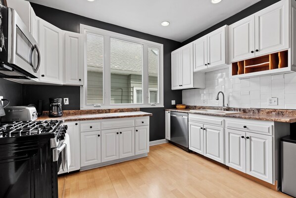 Fridge, microwave, oven, stovetop