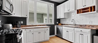 Milwaukee Bayview Getaway with Private Hot Tub