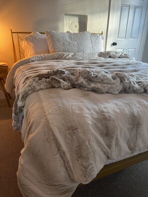 3 bedrooms, WiFi, bed sheets