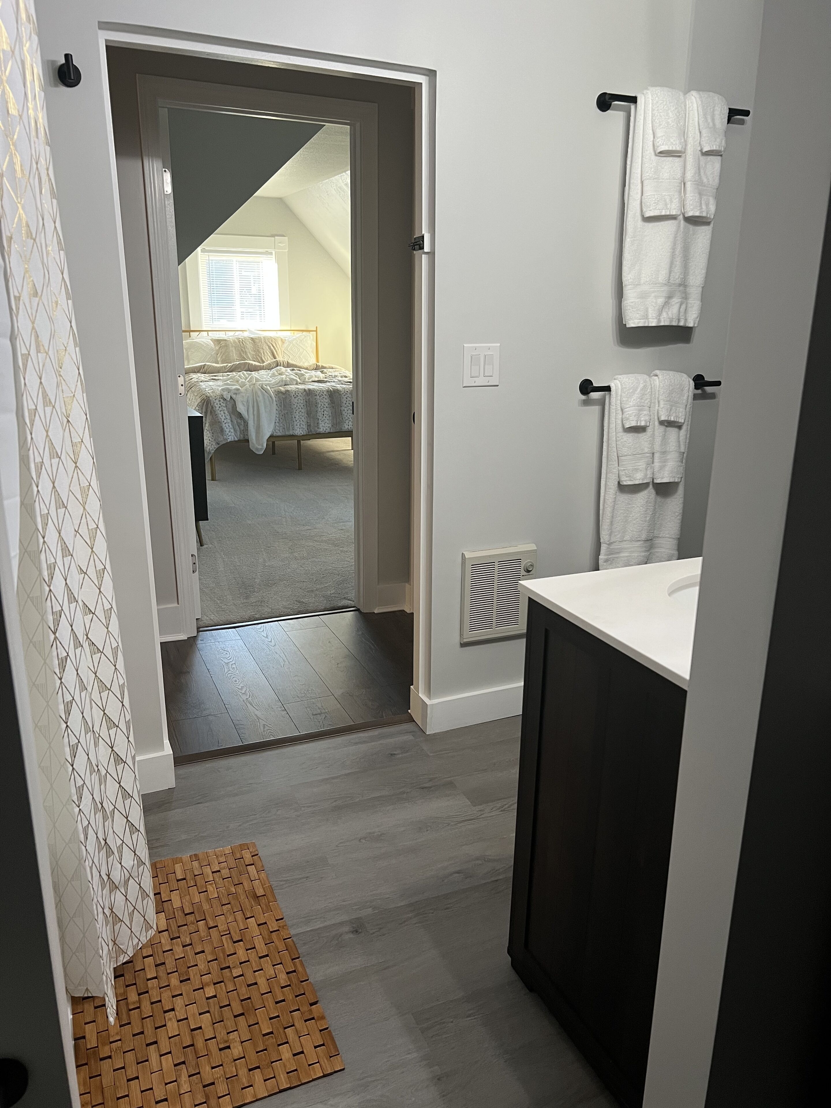 3 soverom, wi-fi (mot et tillegg) og sengetøy