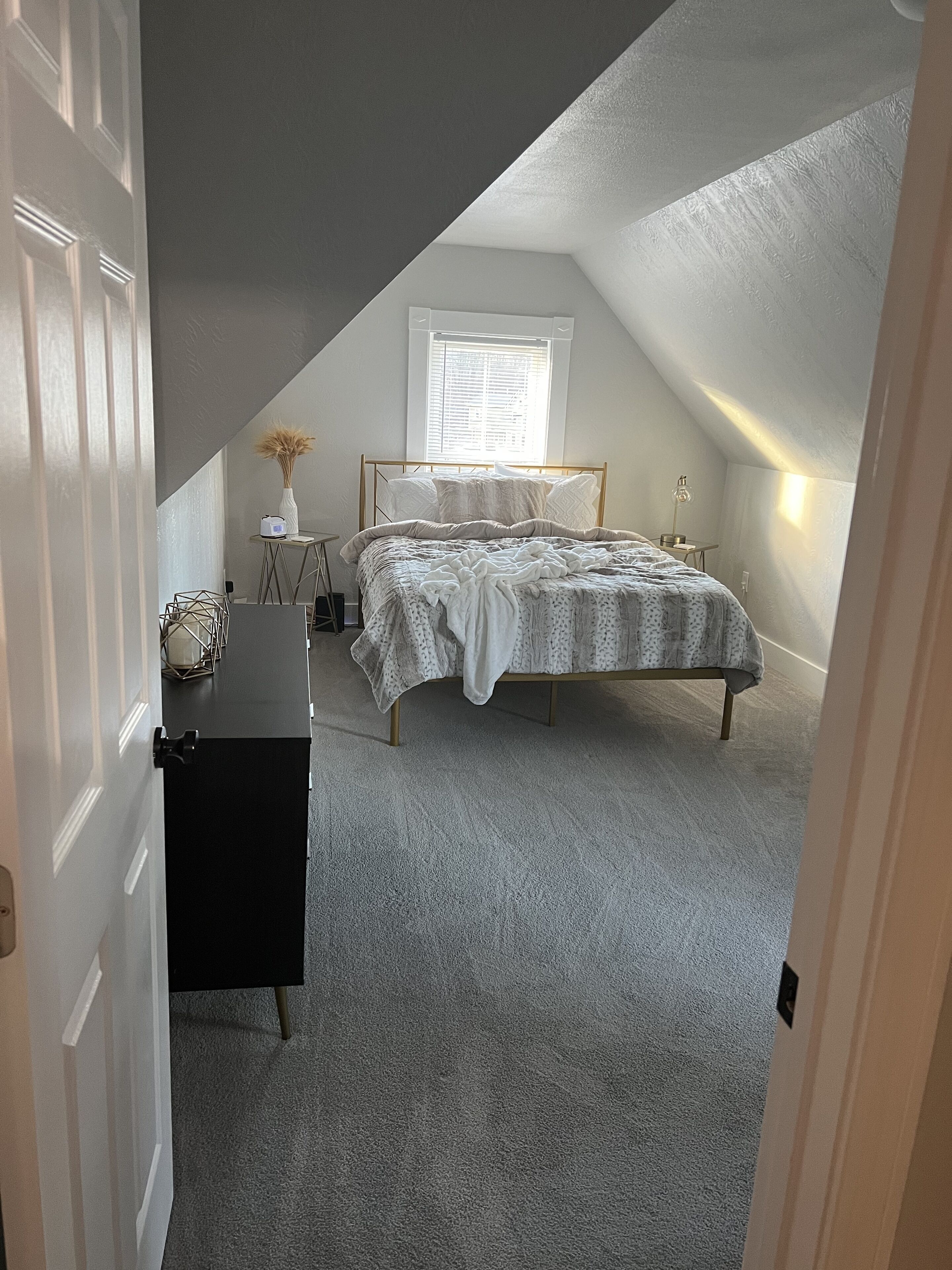 3 soverom, wi-fi (mot et tillegg) og sengetøy