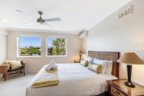 2 bedrooms, iron/ironing board, free WiFi, bed sheets - 2 Brm Waterfront Apartment (Noosaville)