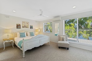 3 bedrooms, bed sheets