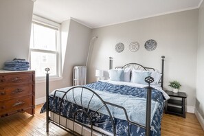 3 Schlafzimmer, Schreibtisch, Bügeleisen/Bügelbrett, kostenloses WLAN