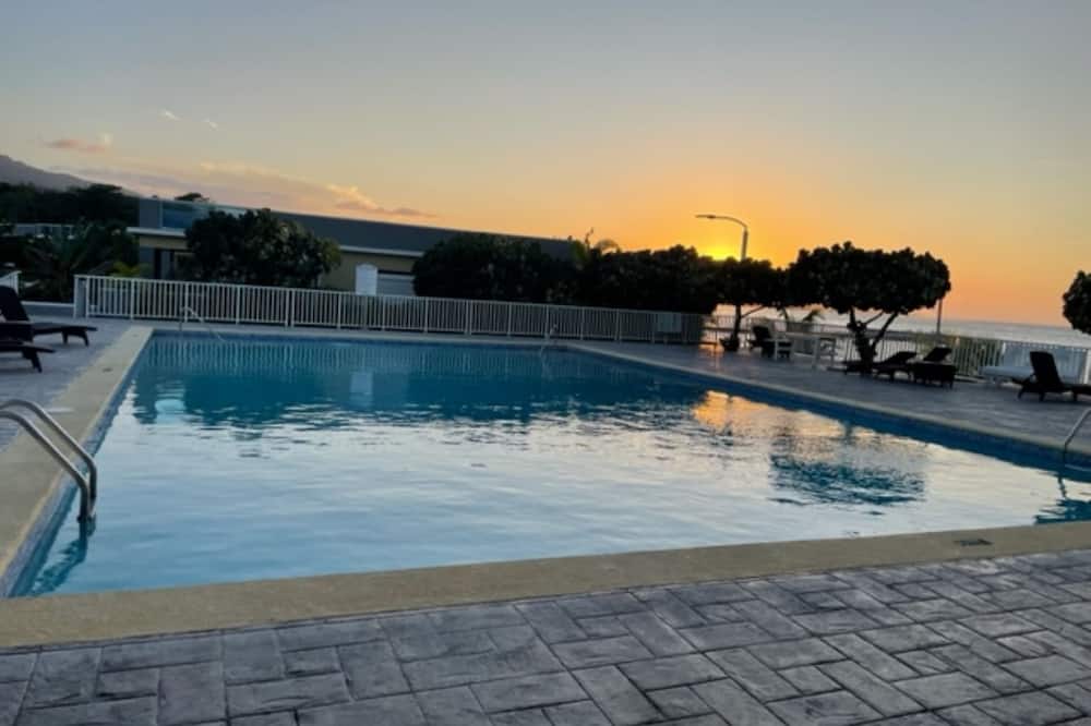 Luxury 4-Bedroom villa