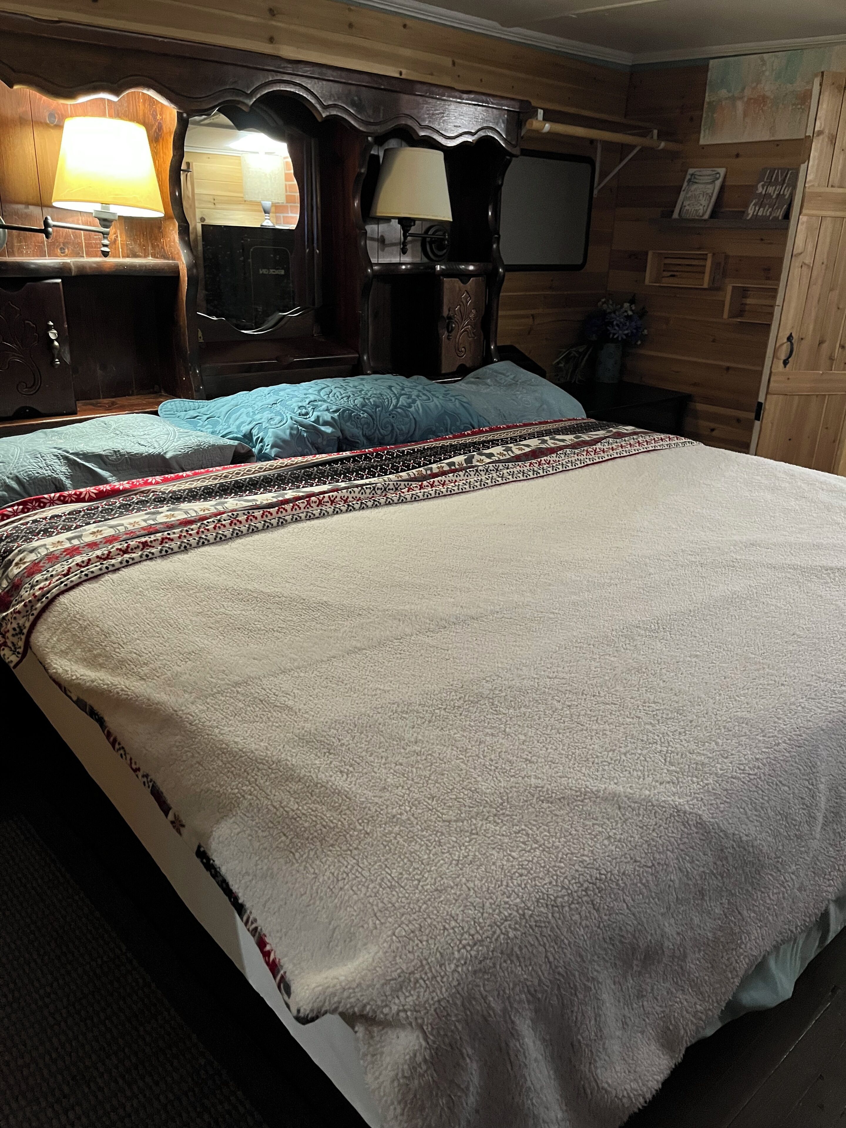 4 bedrooms, desk, free WiFi, bed sheets
