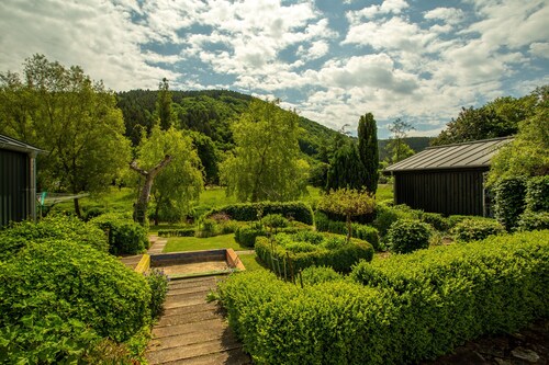 Apartment 'Happynest' mit Bergblick, privater Terrasse und WLAN