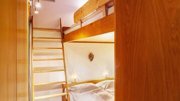 1 多间卧室、免费 WiFi、床单