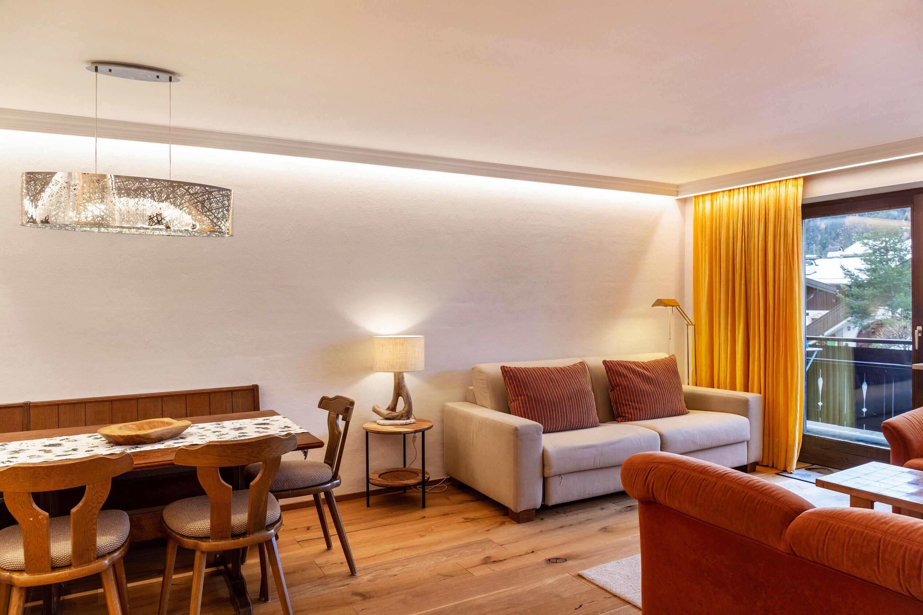 Fernseher, Tischtennisplatte