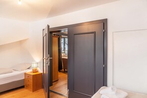 2 bedrooms, free WiFi, bed sheets