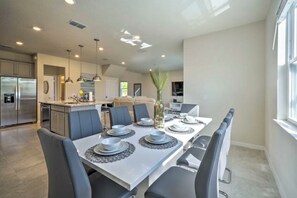 Dining - Davenport/Orlando Vacation House, Game Room, Water Park Access, Heated Pool. (Davenport)