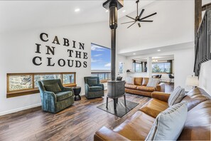 Smart TV, fireplace, table tennis, books - A Cabin in the Clouds: Peaceful Mountain Retreat w/ Hot Tub & Spectacular Views! (Golden)