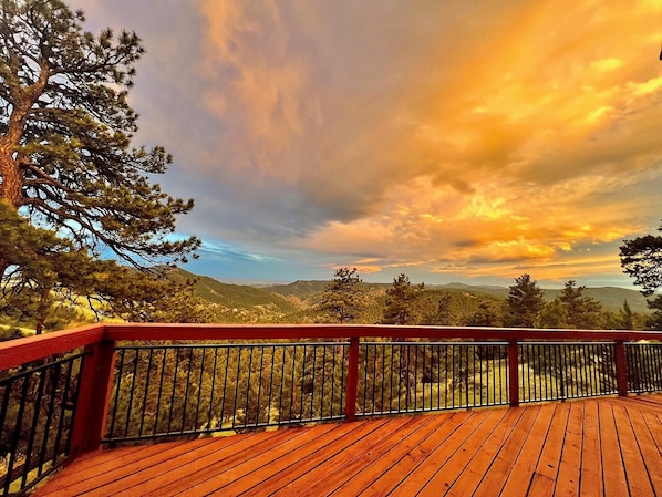 Property grounds - A Cabin in the Clouds: Peaceful Mountain Retreat w/ Hot Tub & Spectacular Views! (Golden)