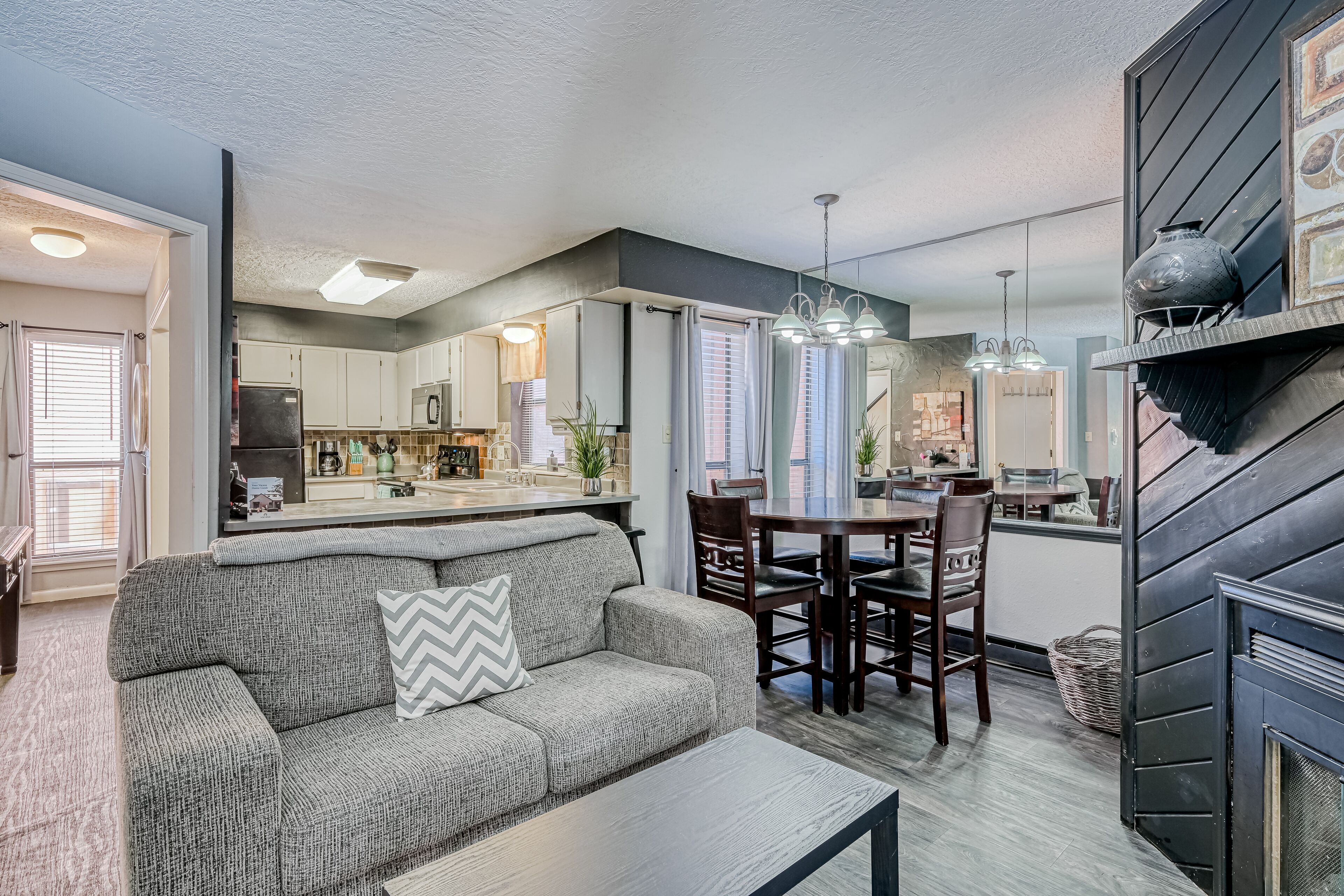 Charming condo with fireplace, skiing, balcony, & washer/dryer