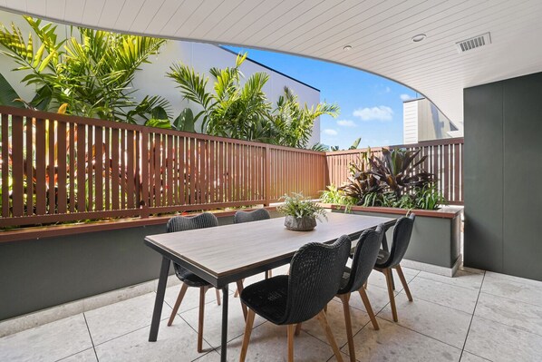 Outdoor dining