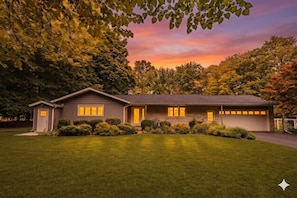 Exterior - Stunning Ranch in the woods! (Berrien Springs)