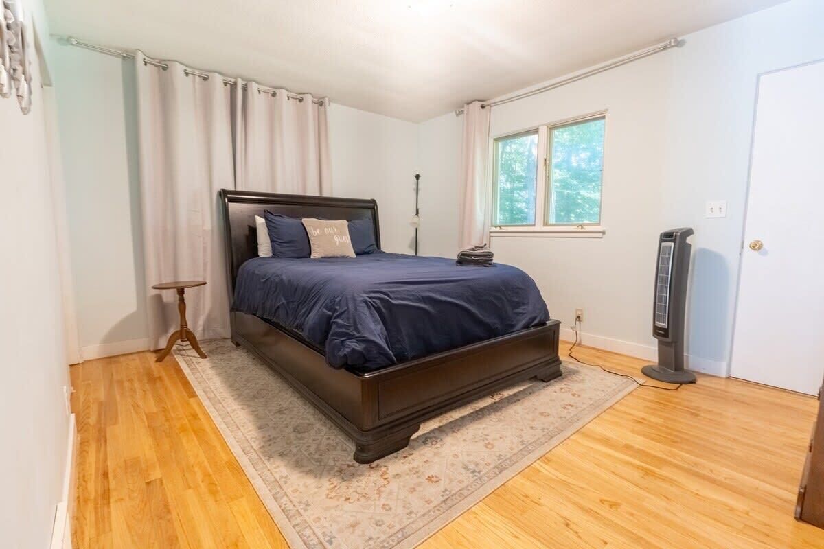 3 bedrooms, desk, iron/ironing board, WiFi