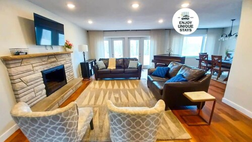 Stunning Ranch in the woods!