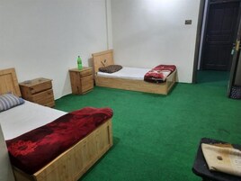 Room | Iron/ironing board