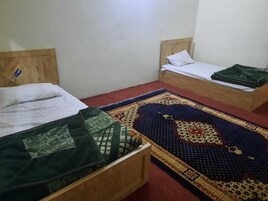 Triple Room | Iron/ironing board