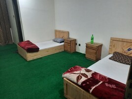Triple Room | Iron/ironing board