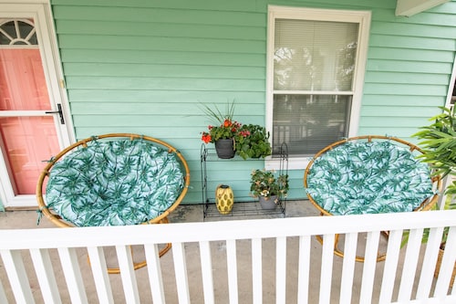 Cozy Two-Bedroom Bungalow with New Kitchen