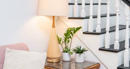 Cozy Two-Bedroom Bungalow with New Kitchen