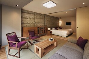 Japanese Suite Room with Private Hot spring [Kurenai/Universal Room] 58sqm,NS [Children Welcome] | Down comforters, in-room safe, individually decorated, desk - Okujozankeionsen Kashogyoen (Sapporo)