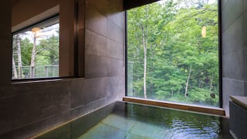 Separate bathtub and shower, spring water bathtub, free toiletries