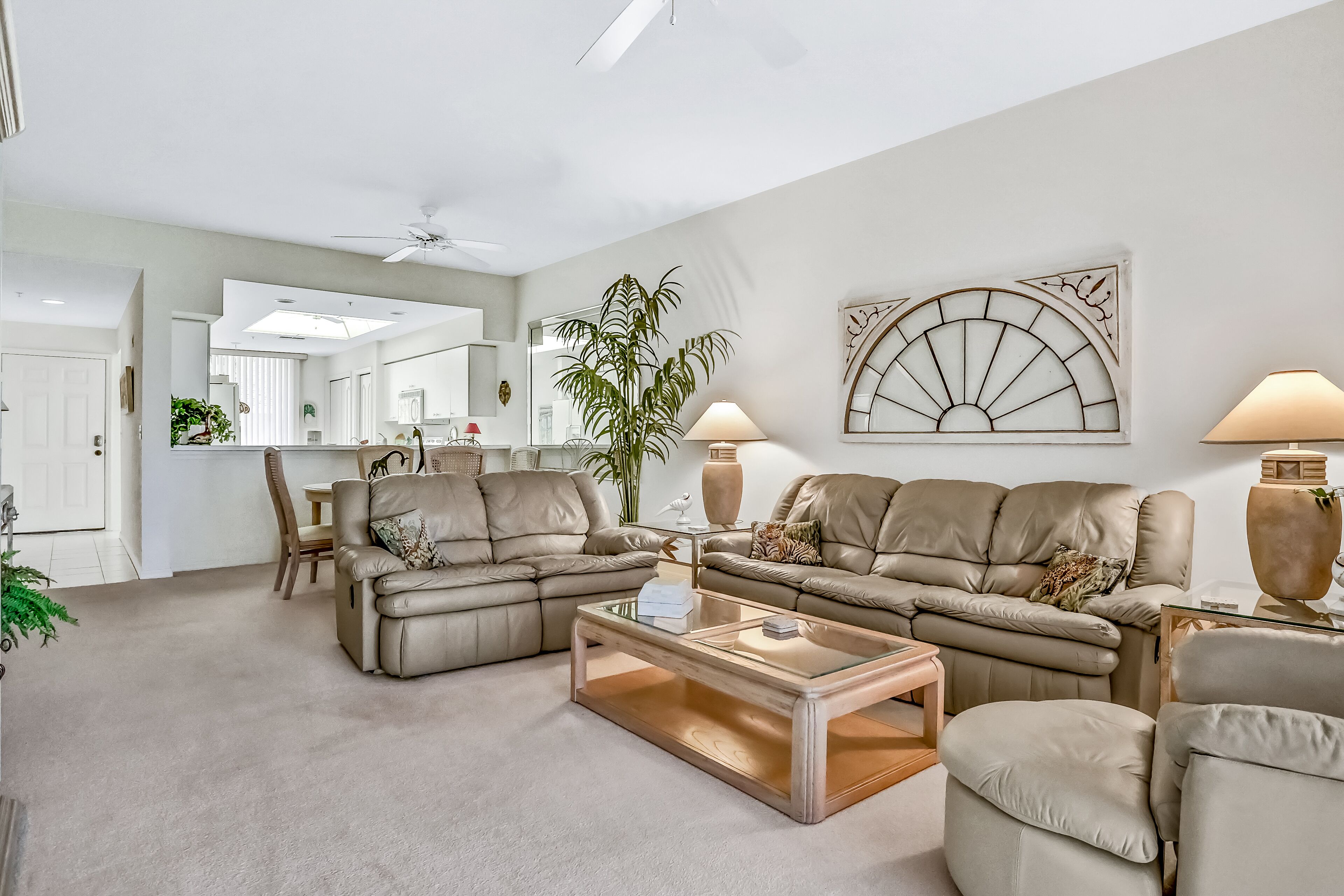 Lakefront condo with pool, central AC, washer/dryer, & gas grill