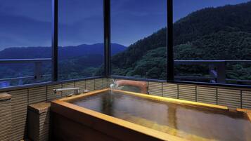 Habitación tradicional, para no fumadores (12 tatami, private hot spring bath) | Caja de seguridad en la habitación, wifi gratis y ropa de cama