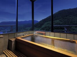 Quarto tradicional, para não fumantes (12 tatami, private hot spring bath) | Cofres nos quartos, Wi-Fi de cortesia, roupa de cama