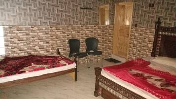 Room | Iron/ironing board