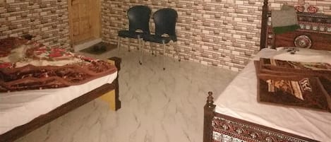 Triple Room | Iron/ironing board