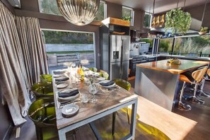 Dining - Black Diamond Luxury (Queenstown)