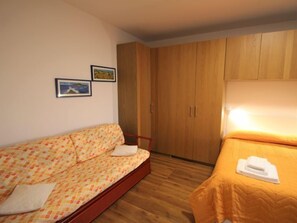 1 bedroom, Internet