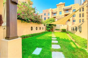 Porch - Mima's House in the heart of Dubai Downtown (Dubai)