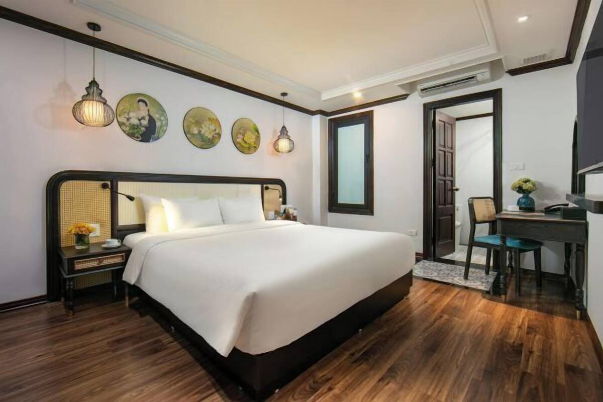 Premium bedding, pillowtop beds, minibar (some free items), in-room safe