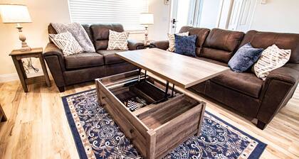 Lakeview Family Retreat | Pet Friendly | Lanai & Fenced Yard | Near Tampa & Brandon