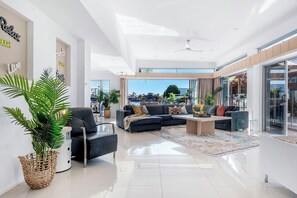 Interior - Tropical Dreaming (Heated Pool) (Gold Coast)