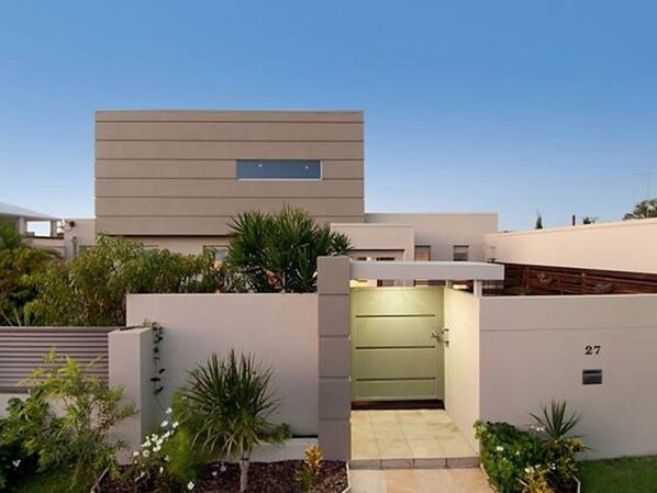 Exterior - Tropical Dreaming (Heated Pool) (Gold Coast)