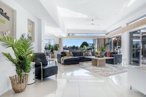 Interior - Tropical Dreaming (Heated Pool) (Gold Coast)