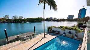Pool - Surfers Paradise Escape (Huge Heated Pool) (Gold Coast)