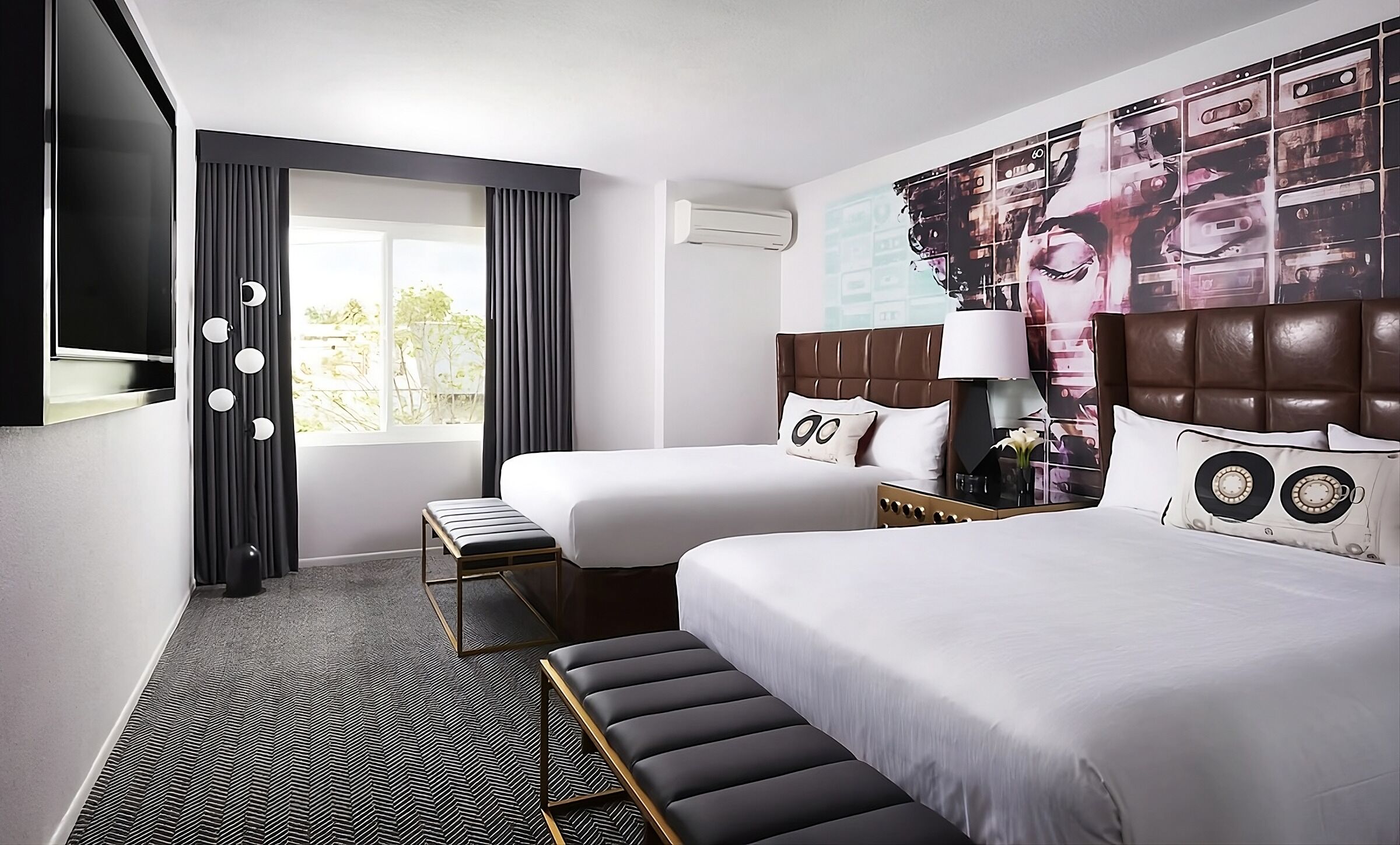 Explore Palisades Park, Spacious Units w/ Living Room, Onsite Lounge & Bar