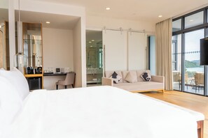 Junior Suites | Living area
