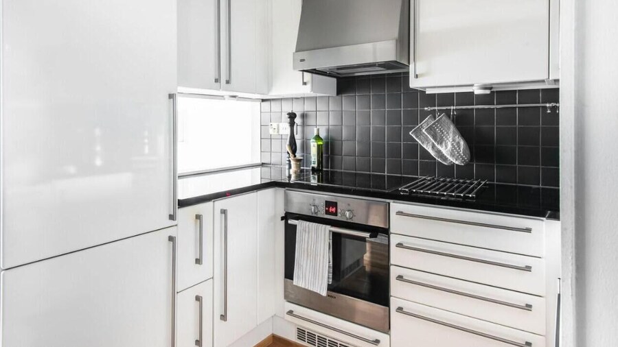2ndhomes Deluxe Studio w Sauna & Balcony