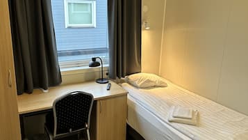 Allergikerbettwaren, Schreibtisch, VerdunkelungsvorhÀnge